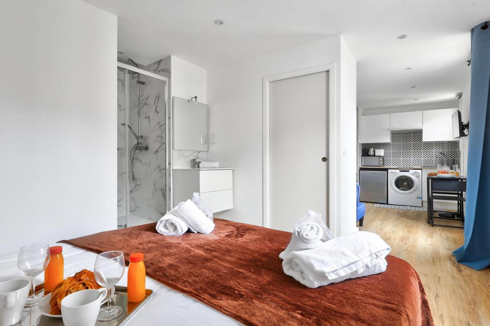 522 Tocqueville - Cozy In 17